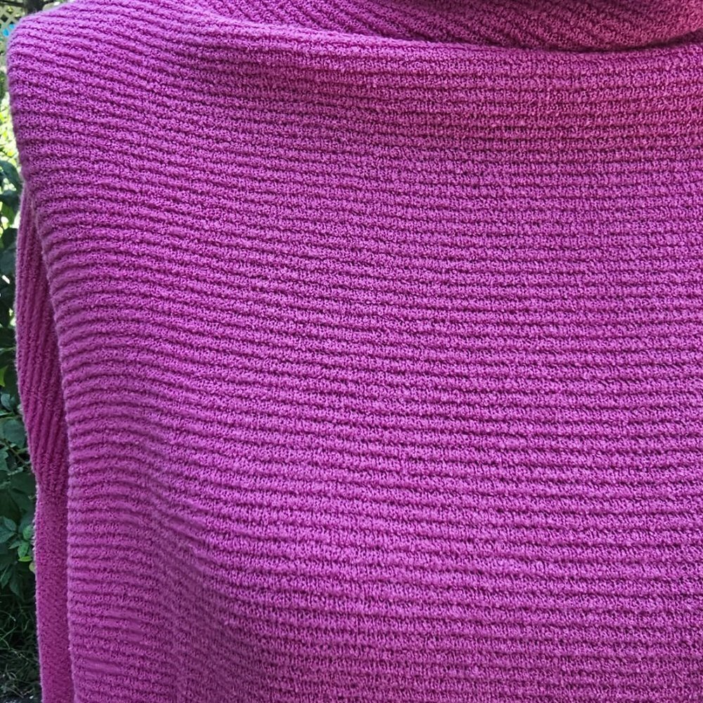 Chelsea & Theodore Pink Sweater For Women, Winter/Fall Sweater, Size XS - Picture 6 of 8